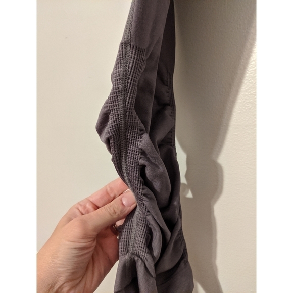 Lole Leggings with Ruched Calves and Ankles - Picture 5 of 5